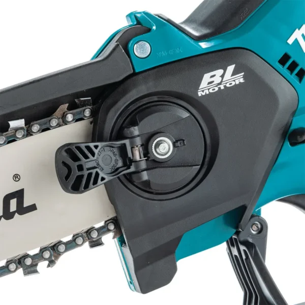 Motosierra inalámbrica Makita de 18 V y 15 cm con 1 batería de iones de litio de 5,0 Ah y cargador